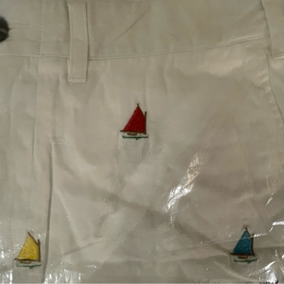 Castaway of Nantucket Embroidered Cisco Shorts. - Picture 6 of 7
